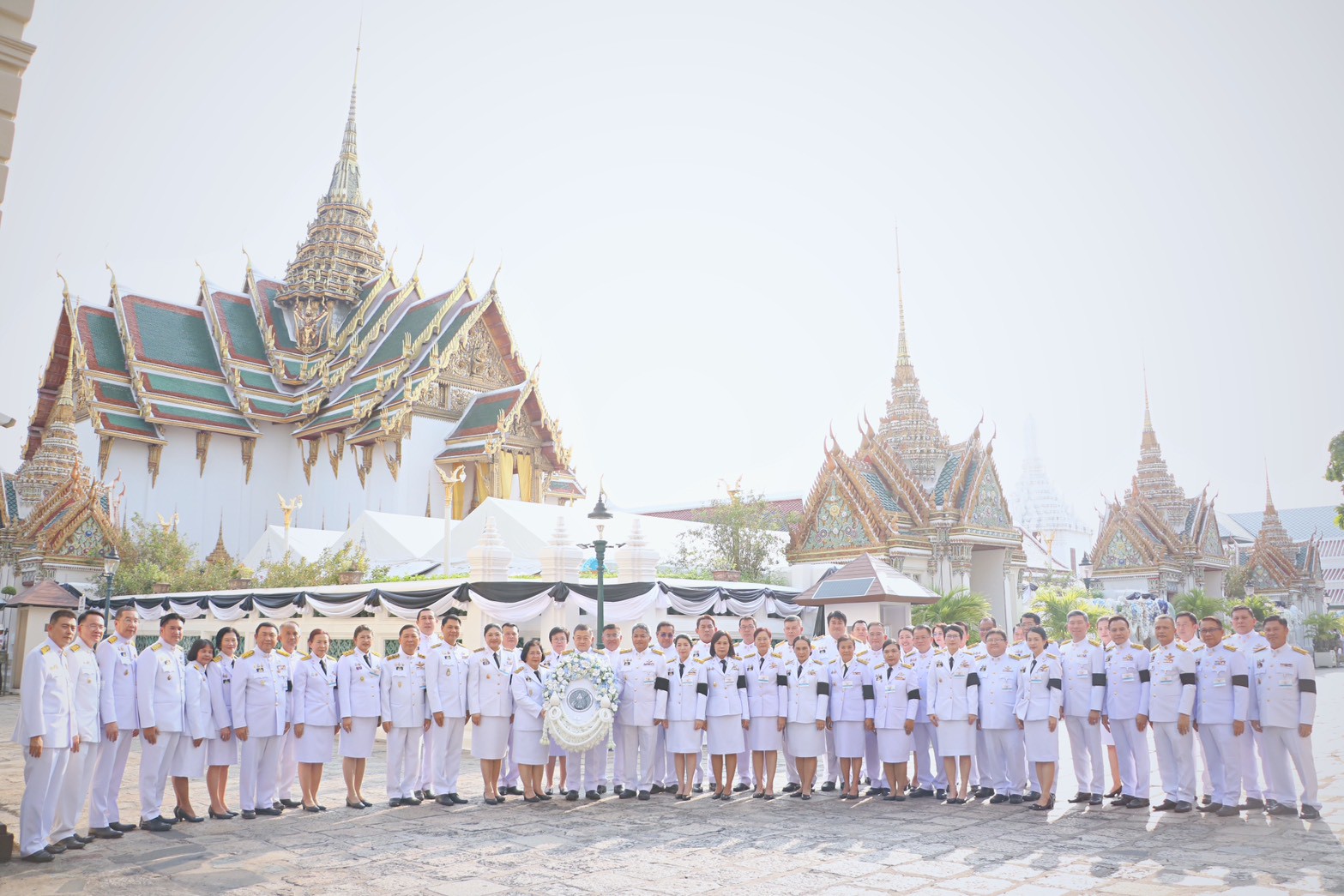 title - ส.ป.ก. ร่วมพิธีวางพวงมาลาถวายราชสักการะ ในพระพิธีธรรมสวดพระอภิธรรมพระบรมศพ สมเด็จพระนางเจ้าสิริกิติ์ พระบรมราชินีนาถ พระบรมราชชนนีพันปีหลวง ณ พระที่นั่งดุสิตมหาปราสาท
